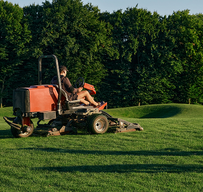 Local lawn mowing service in Bega